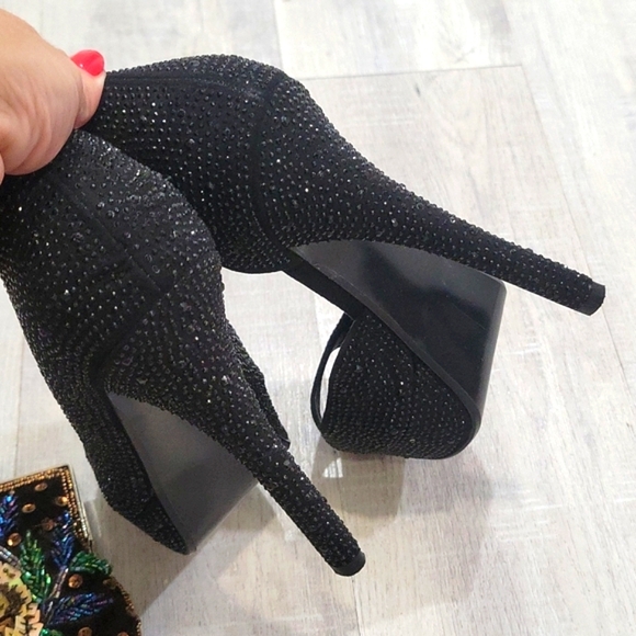 Steve Madden crystal rhinestones Peep Toe heels. - Picture 4 of 6